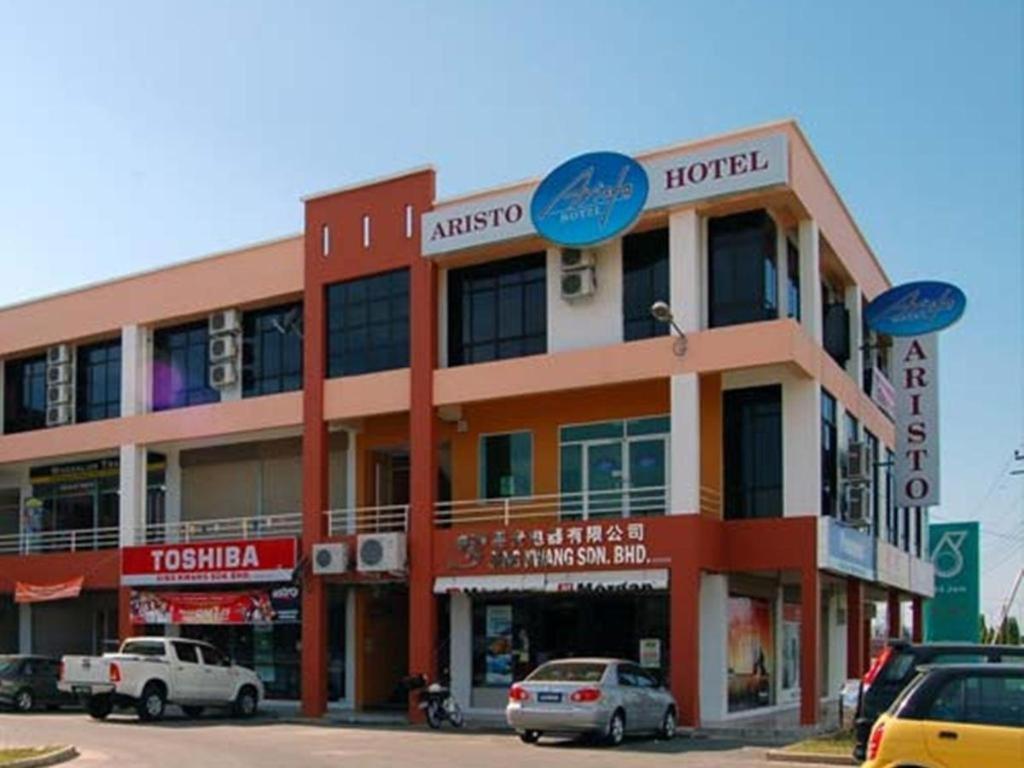 Aristo Hotel @ Putatan Kota Kinabalu Exterior photo